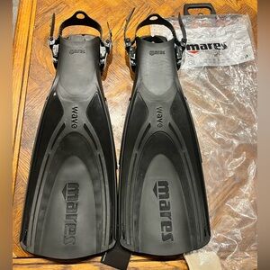 Mares Black Wave Adjustable Strap Diving Fins